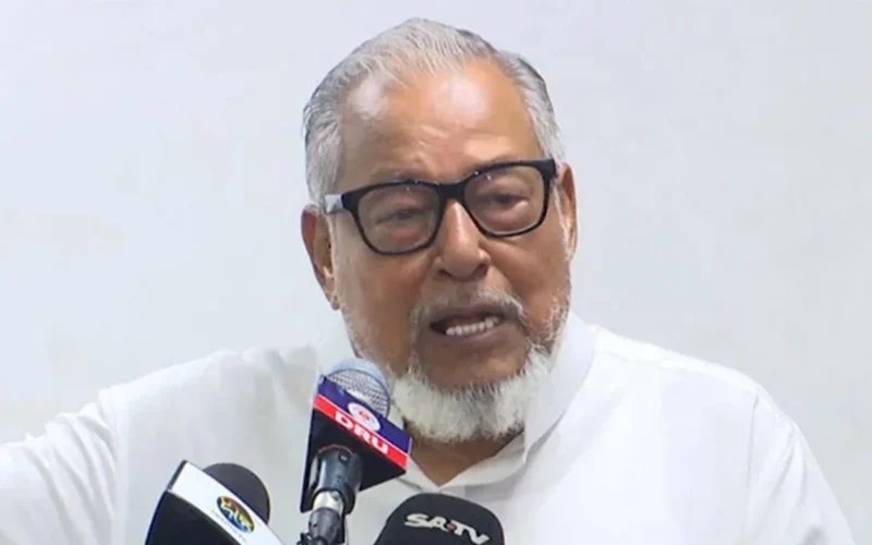 নজরুল ইসলাম খান হাসপাতালে ভর্তি