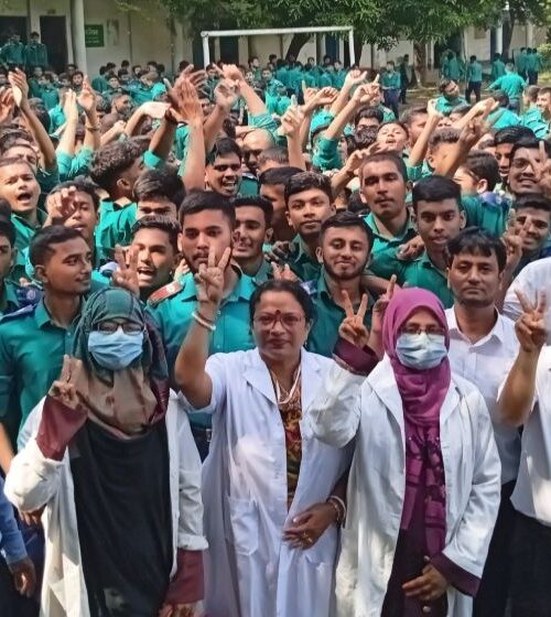 আবারও বোর্ড সেরা ফল সোনার বাংলা কলেজের