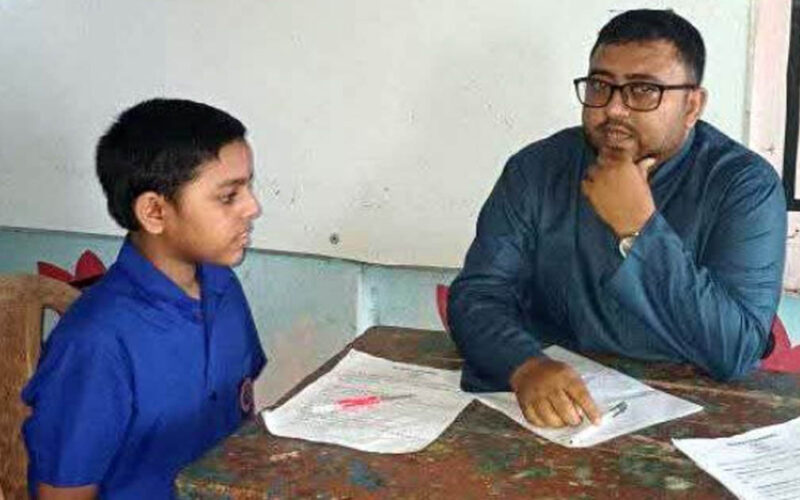 মঠবাড়িয়ায় প্রধান শিক্ষকের বিরুদ্ধে দুর্নীতির অভিযোগ