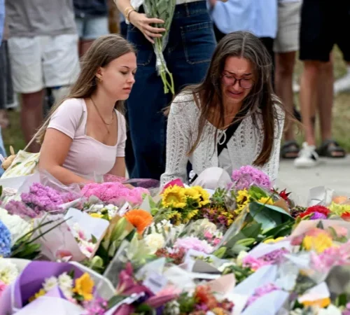 অস্ট্রেলিয়ার সৈকতে গুলি চালায় বাবা-ছেলে, নিহত বেড়ে ১৫