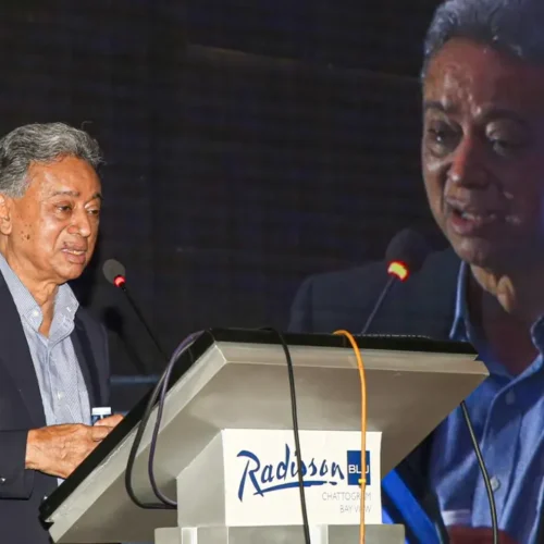 নির্বাচন পেছানোর চেষ্টা জনগণ মেনে নেবে না : আমীর খসরু