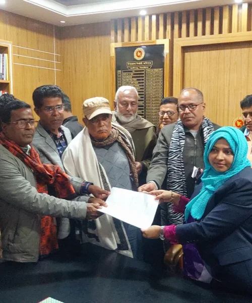 ঝিনাইদহ-৪ আসনে মনোনয়নপত্র কিনলেন স্বেচ্ছাসেবক দল নেতা ফিরোজ