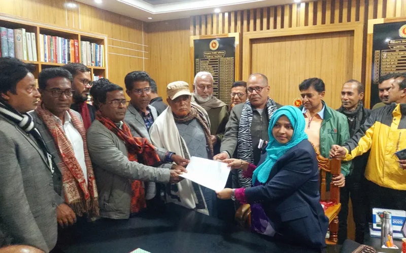 ঝিনাইদহ-৪ আসনে মনোনয়নপত্র কিনলেন স্বেচ্ছাসেবক দল নেতা ফিরোজ