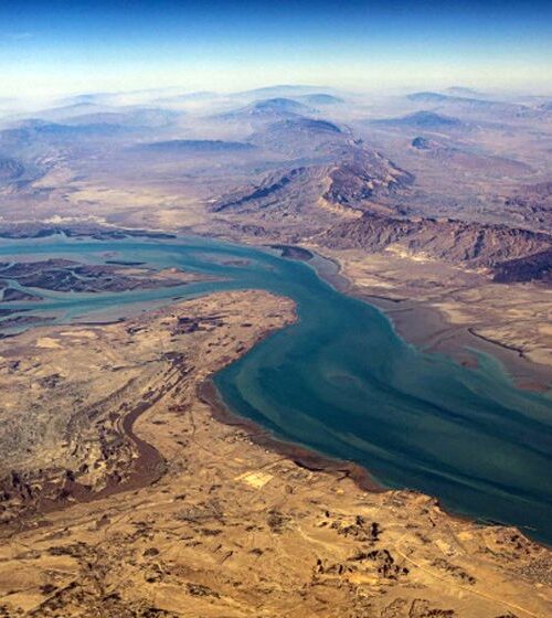 হরমুজ প্রণালী দিয়ে চলাচলে অনুমতি লাগবে: ইরান