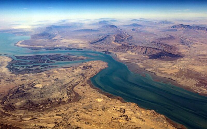 হরমুজ প্রণালী দিয়ে চলাচলে অনুমতি লাগবে: ইরান