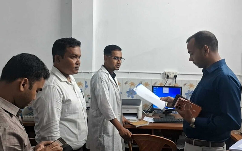 ক্লিনিকে ইজিবাইকের লাইট জ্বালিয়ে অপারেশন!