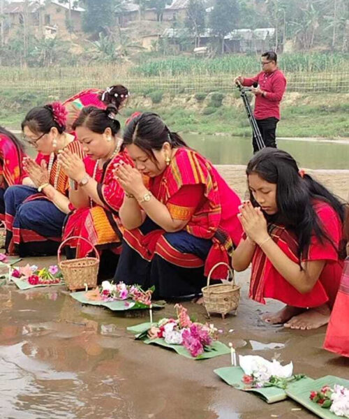 চেঙ্গী নদীতে ফুল ভাসিয়ে পাহাড়ে ‘বিজু’ শুরু