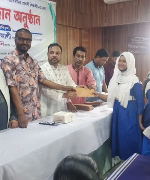 শায়েস্তাগঞ্জে ১২০ শিক্ষার্থীকে শিক্ষাবৃত্তি
